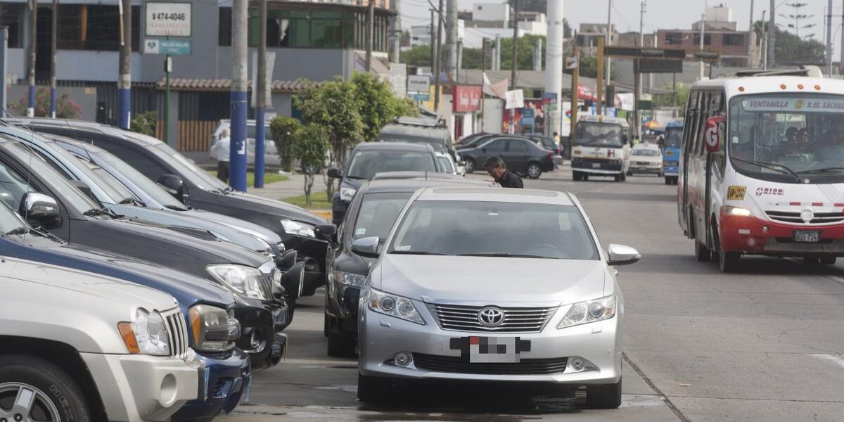 Buscar estacionamiento en Lima quita siete días al año