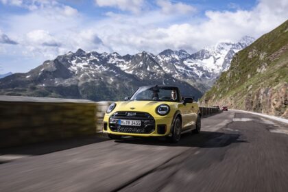 MINI devela el John Cooper Works Convertible para el segmento deportivo