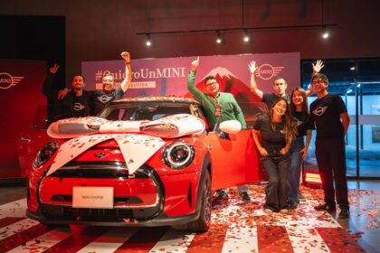 MINI concluye campaña regional con entrega de auto en Arequipa